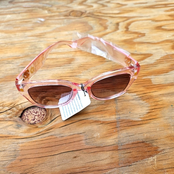 Kleo Pink Sunglasses - Picture 16 of 16